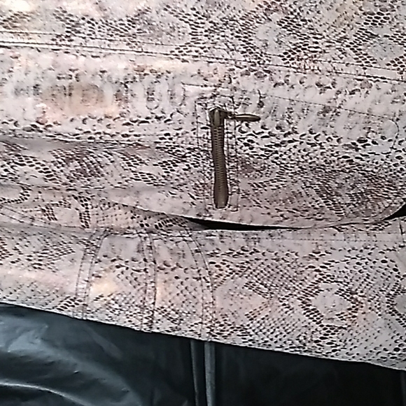 JACKET REVERSIBLE SNAKESKIN PRINT - Picture 3 of 12